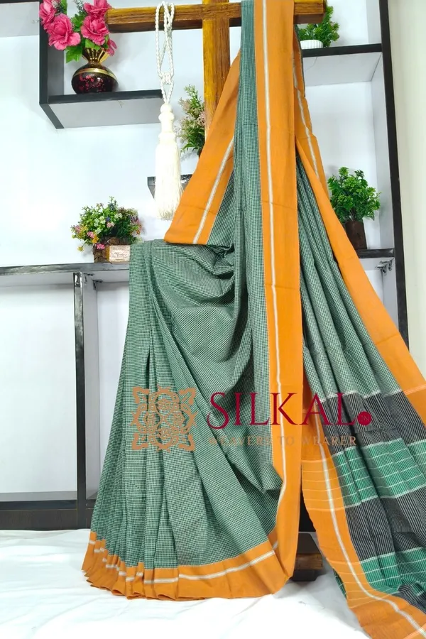 Patteda_Anchu_Checks_With_Plain_Border_Saree_Code-_SKL03579