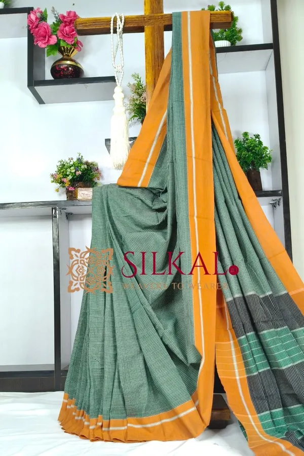 Patteda_Anchu_Checks_With_Plain_Border_Saree_Code-_SKL03579