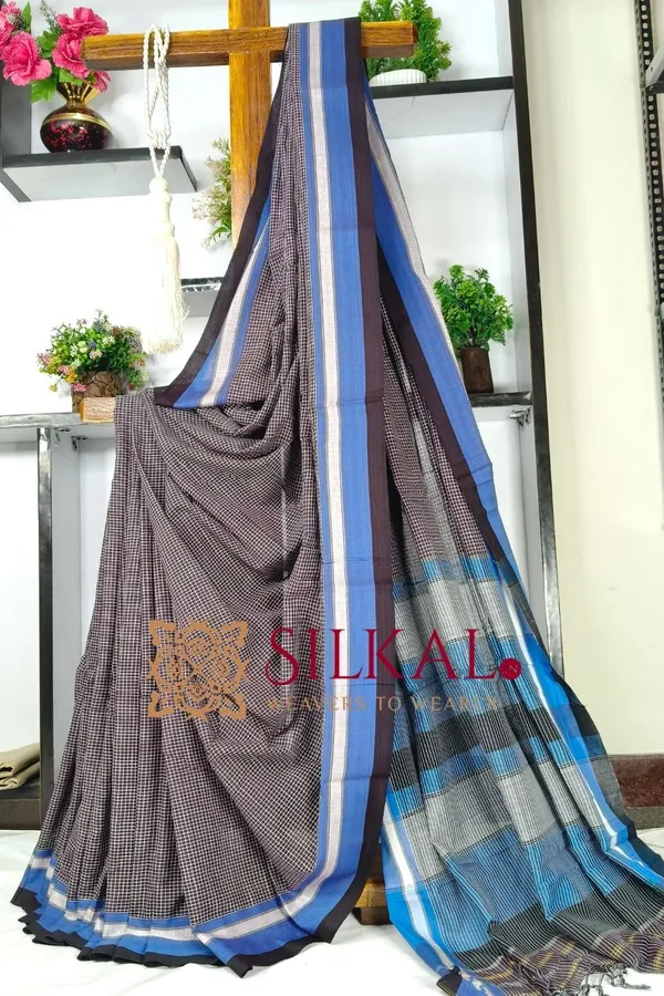 Patteda_Anchu_Checks_With_Plain_Border_Saree_Code-_SKL03588