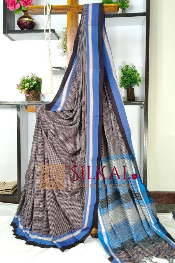 Patteda_Anchu_Checks_With_Plain_Border_Saree_Code-_SKL03588