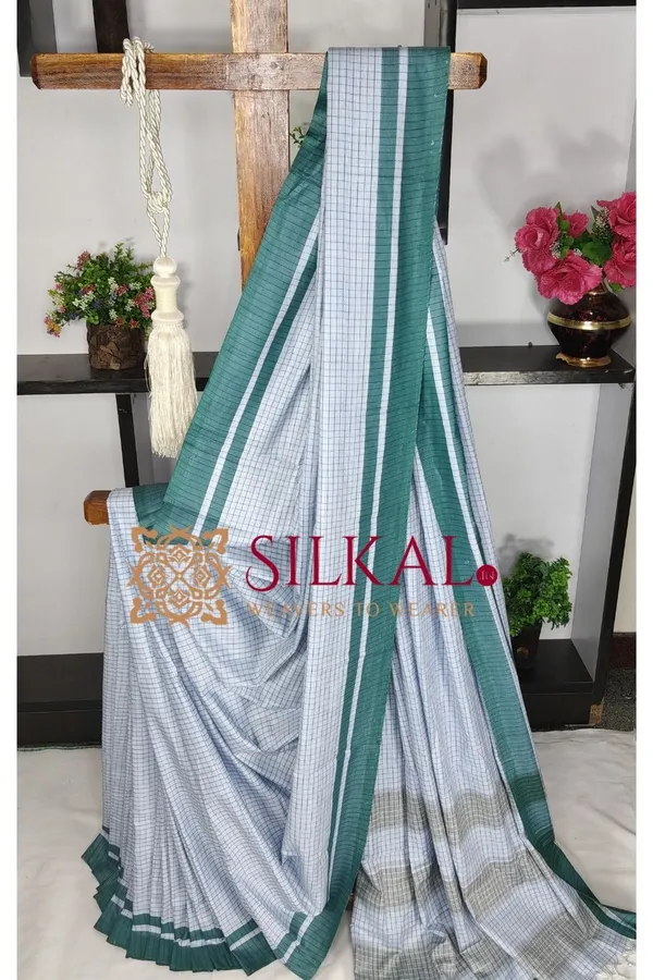 Patteda_Anchu_Checks_With_Plain_Border_Saree_SKL03686