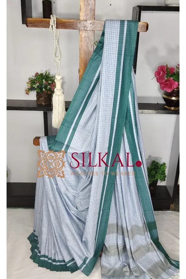 Patteda_Anchu_Checks_With_Plain_Border_Saree_SKL03686