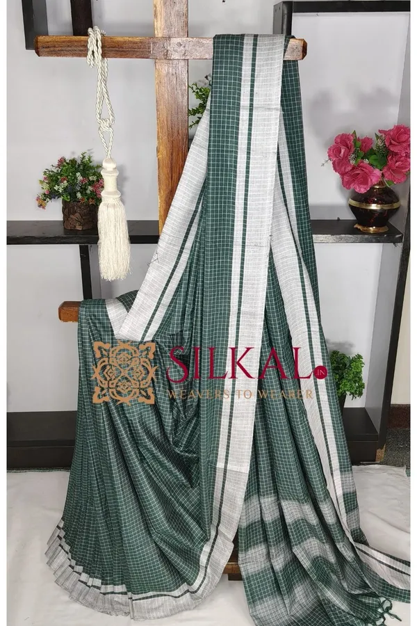Patteda_Anchu_Checks_With_Plain_Border_Saree_SKL03688
