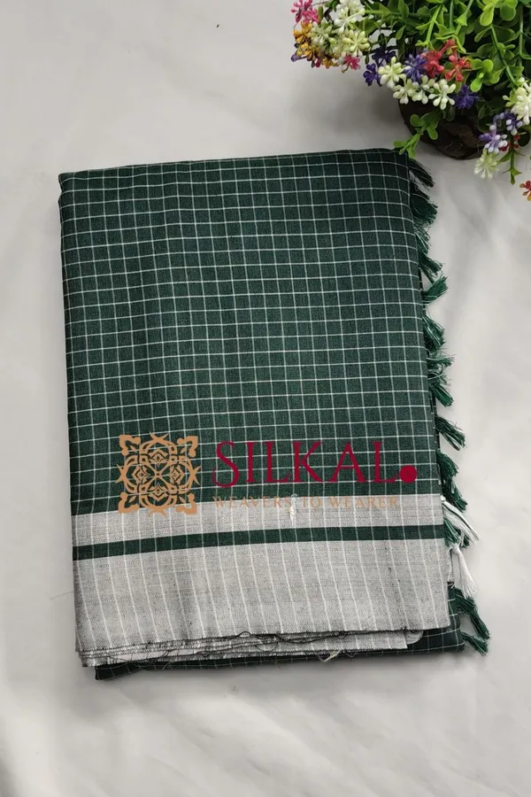 Patteda_Anchu_Checks_With_Plain_Border_Saree_SKL03688