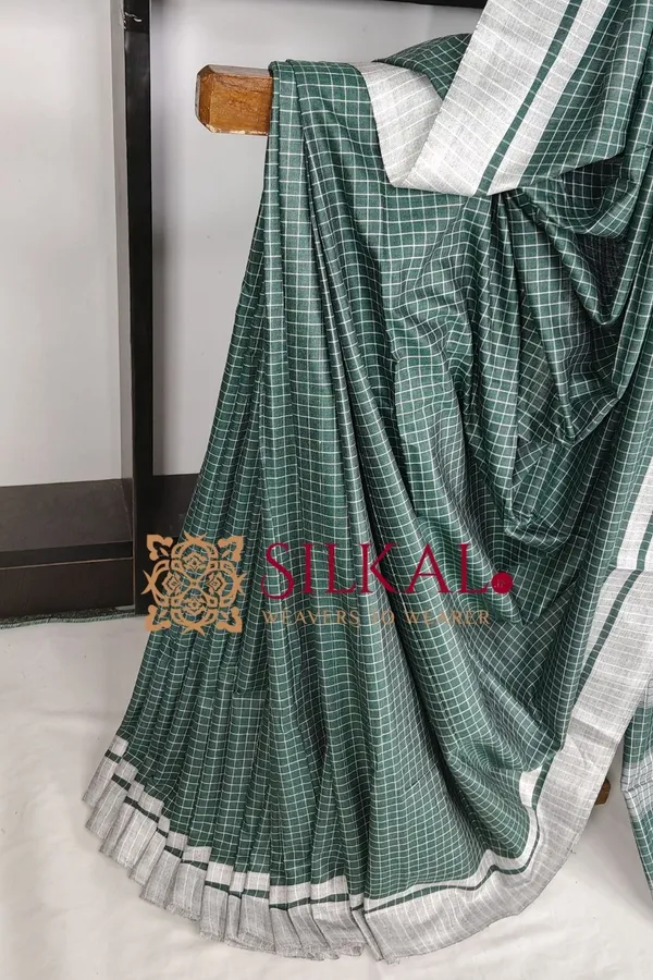 Patteda_Anchu_Checks_With_Plain_Border_Saree_SKL03688