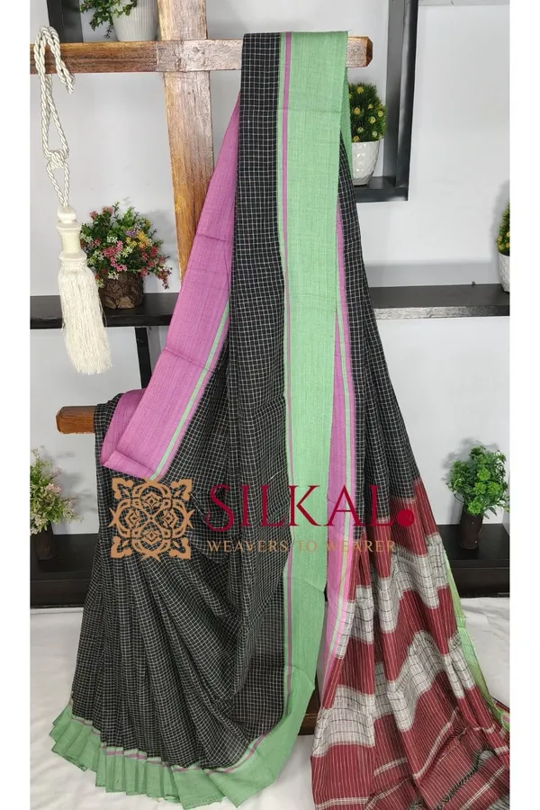Patteda_Anchu_Checks_With_Plain_Border__SKL03811