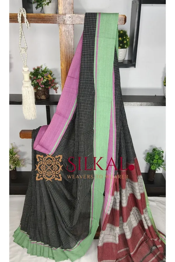 Patteda_Anchu_Checks_With_Plain_Border__SKL03811