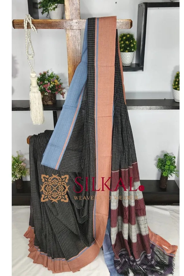 Patteda_Anchu_Checks_With_Plain_Border__SKL03812