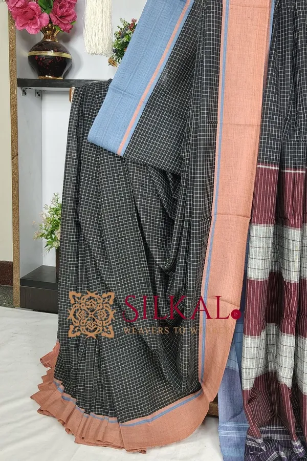 Patteda_Anchu_Checks_With_Plain_Border__SKL03812