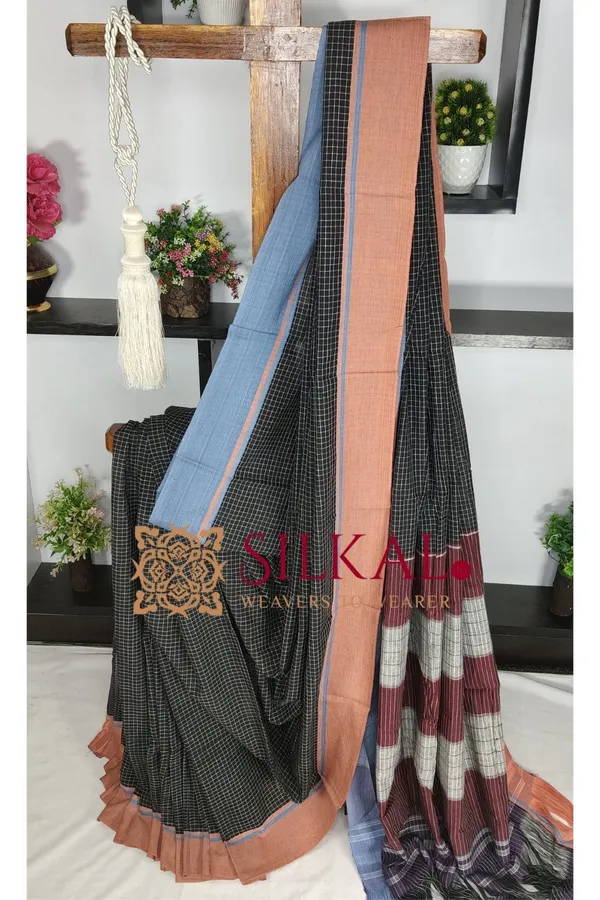 Patteda_Anchu_Checks_With_Plain_Border__SKL03812