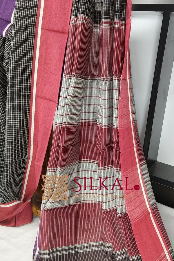 Patteda_Anchu_Checks_With_Plain_Border__SKL03813