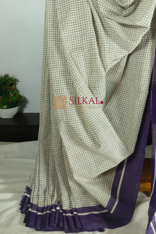 Patteda_Anchu_Checks_With_Plain_Border_Saree_Code-_SKL1496
