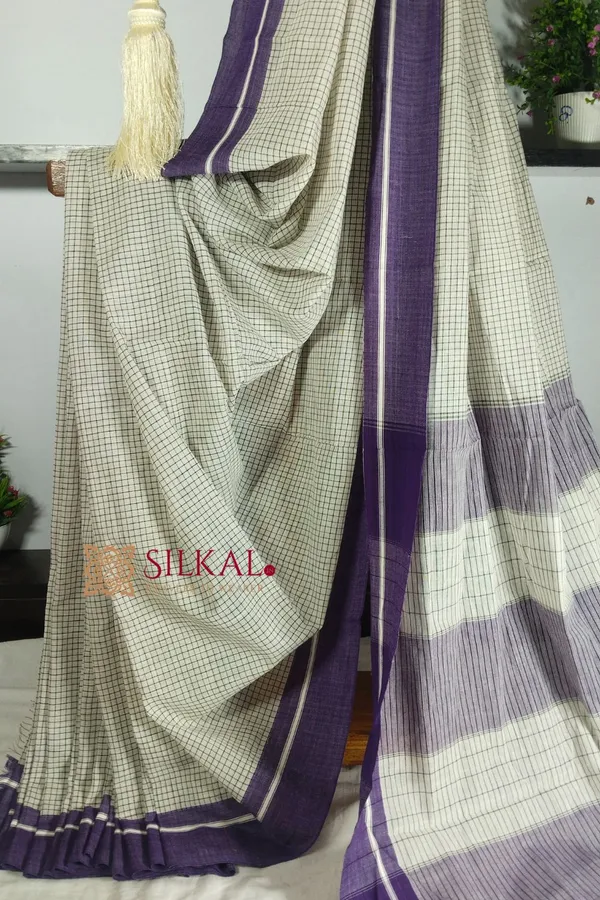 Patteda_Anchu_Checks_With_Plain_Border_Saree_Code-_SKL1496