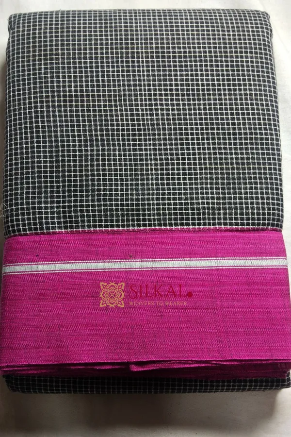 Patteda_Anchu_Checks_With_Plain_Border_Saree_Code-_SKL1846