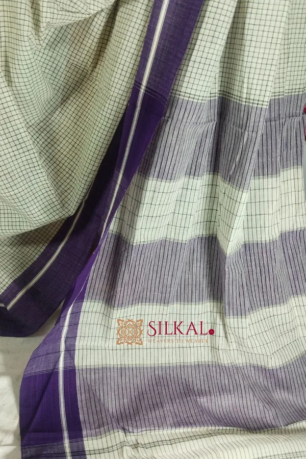 Patteda_Anchu_Checks_With_Plain_Border_Saree_Code-_SKL1496