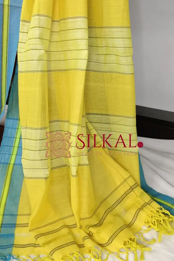 Patteda_Anchu_Plain_Design_With_Plain_Border_Saree_Code-_SKL03559