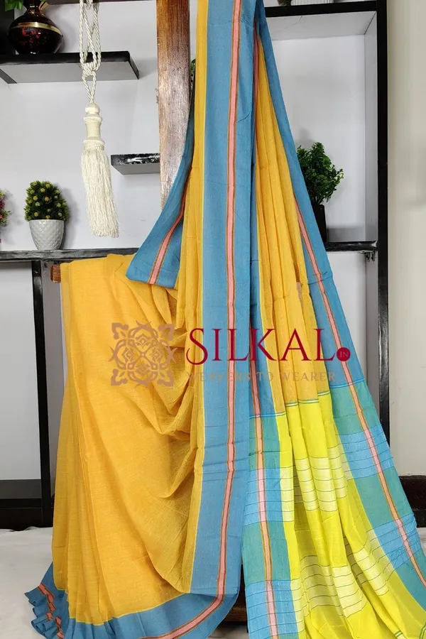 Patteda_Anchu_Plain_Design_With_Plain_Border_Saree_Code-_SKL03567