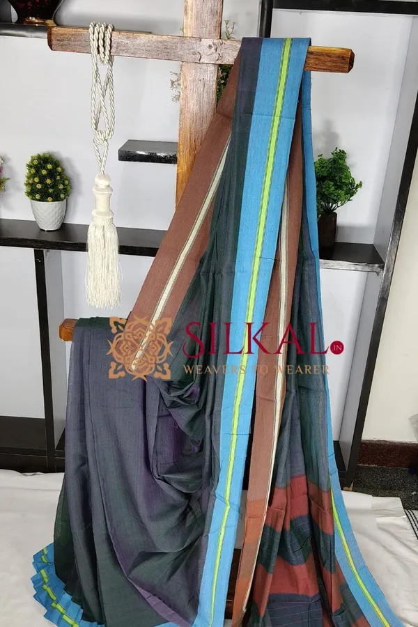 Patteda_Anchu_Plain_Design_With_Plain_Border_Saree_Code-_SKL03569