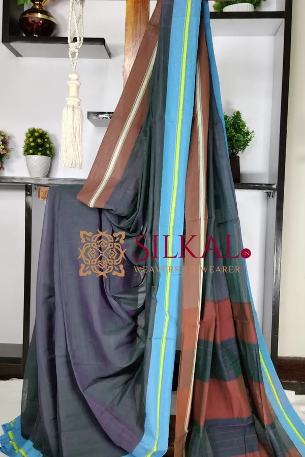 Patteda_Anchu_Plain_Design_With_Plain_Border_Saree_Code-_SKL03569