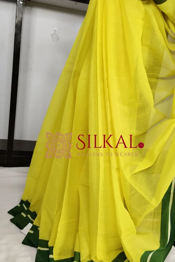 Patteda_Anchu_Plain_Design_With_Plain_Border_Saree_Code-_SKL03570