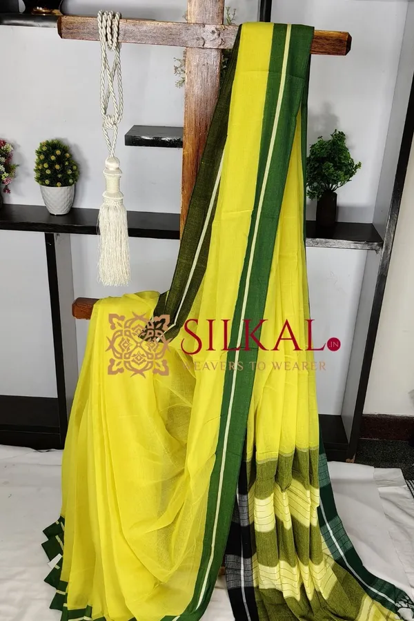 Patteda_Anchu_Plain_Design_With_Plain_Border_Saree_Code-_SKL03570