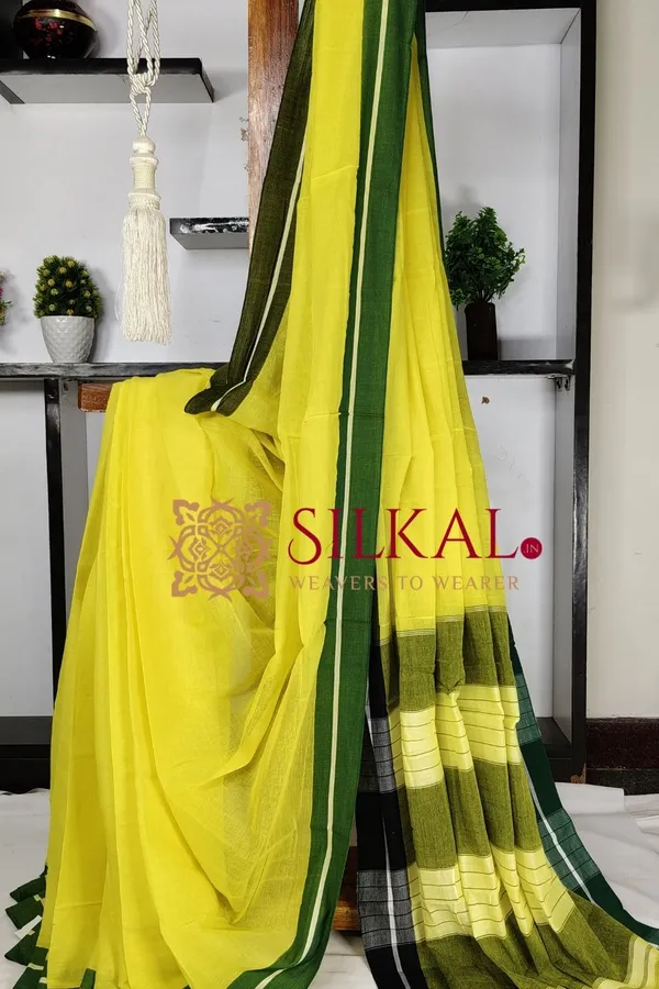 Patteda_Anchu_Plain_Design_With_Plain_Border_Saree_Code-_SKL03570