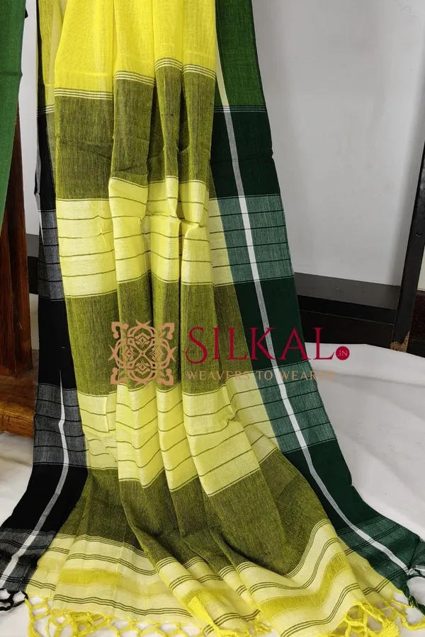Patteda_Anchu_Plain_Design_With_Plain_Border_Saree_Code-_SKL03570