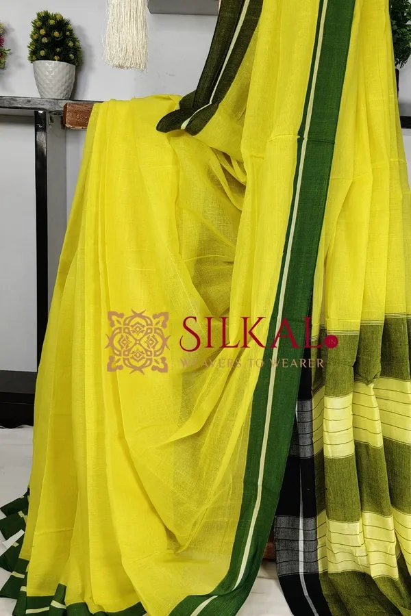 Patteda_Anchu_Plain_Design_With_Plain_Border_Saree_Code-_SKL03570