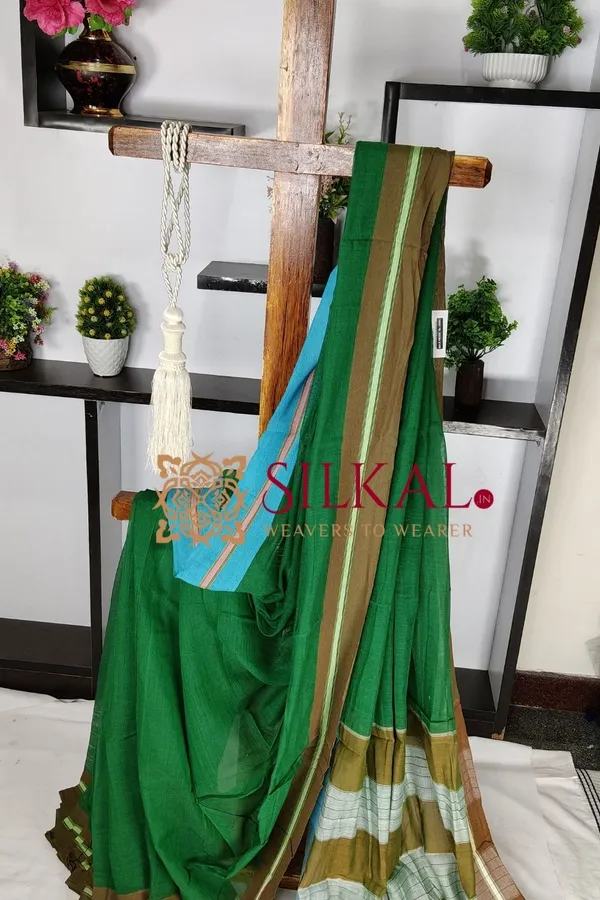 Patteda_Anchu_Plain_Design_With_Plain_Border_Saree_Code-_SKL03571