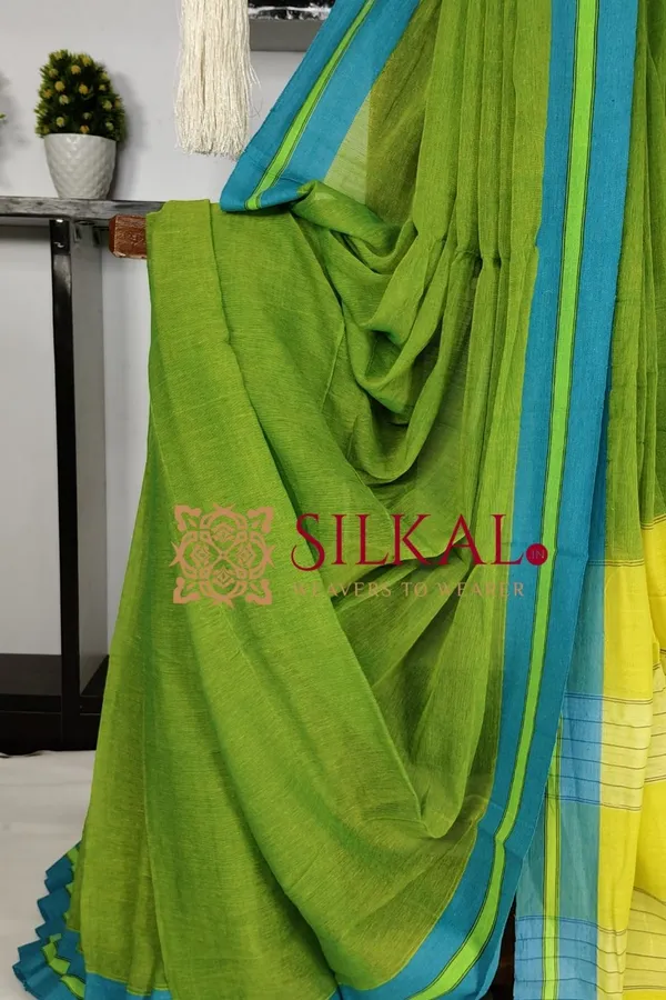 Patteda_Anchu_Plain_Design_With_Plain_Border_Saree_Code-_SKl03565