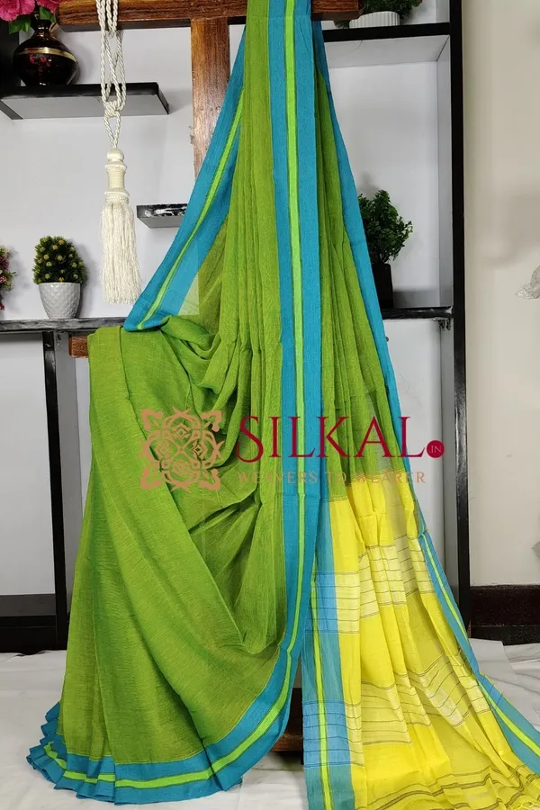 Patteda_Anchu_Plain_Design_With_Plain_Border_Saree_Code-_SKl03565
