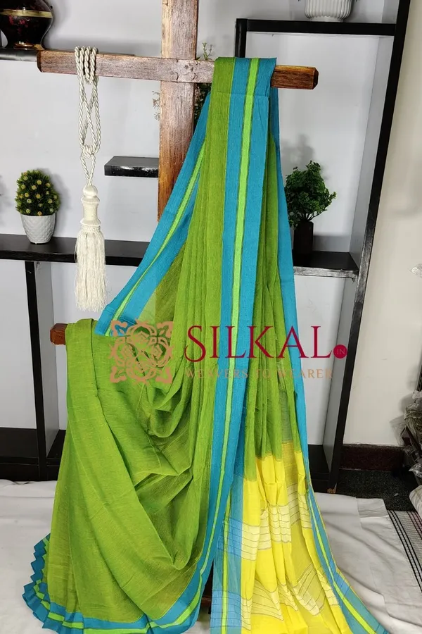 Patteda_Anchu_Plain_Design_With_Plain_Border_Saree_Code-_SKl03565