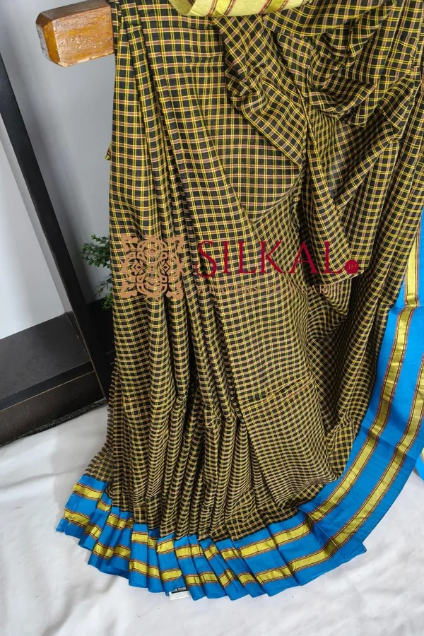 Patteda_anchu_Checks_With_Plain_Border_Saree_SKL04348