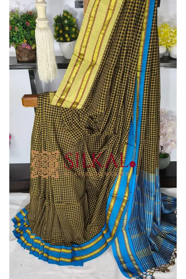 Patteda_anchu_Checks_With_Plain_Border_Saree_SKL04348
