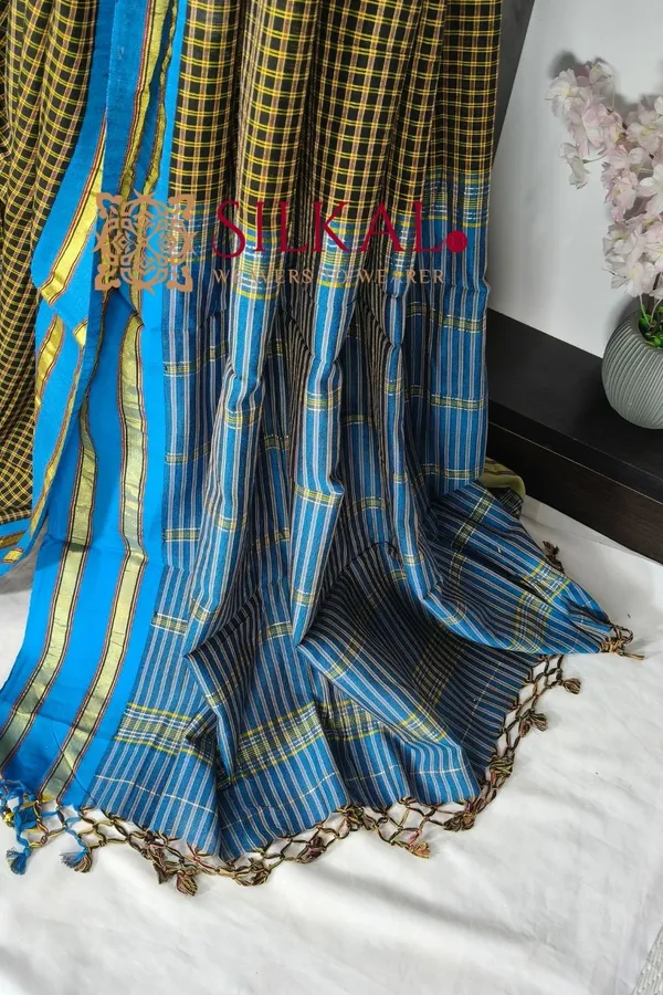 Patteda_anchu_Checks_With_Plain_Border_Saree_SKL04348