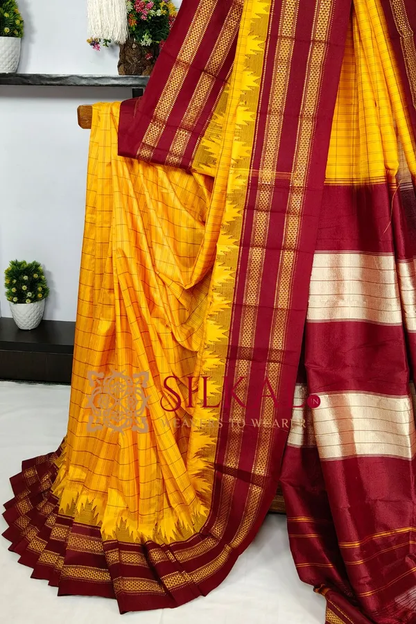 Pure_Silk_Ilkal_Handloom_Saree_Saree_Code-_SKL03828