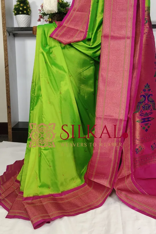 Royal_Paithani_Jari_Butta_Soft_Silk_Saree_SKL03425