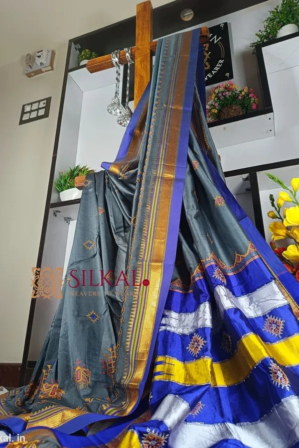 Ilkal_Semi_Silk_With_Kasuti_Saree_Code-_SKL1229