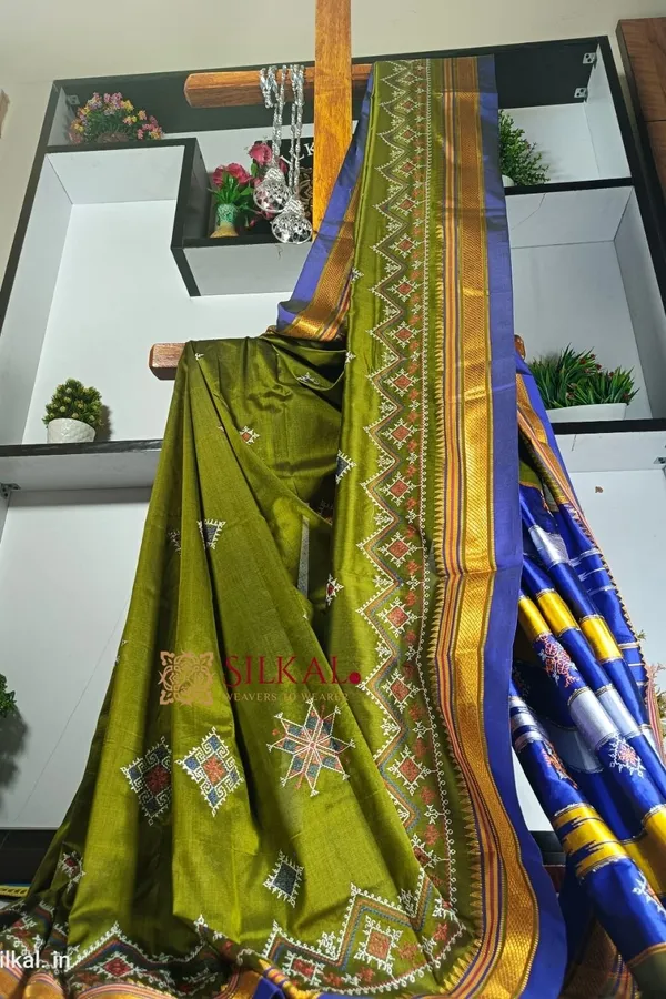 Ilkal_Semi_Silk_With_Kasuti_Saree_Saree_Code-_SKL1408