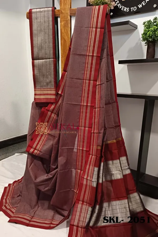 Ilkal_Viscose_Silk_Kaddi_Saree_With_Gomi_Border_Code-_SKL1177