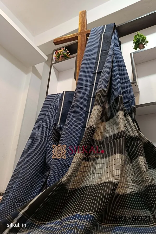 Patteda_Anchu_Checks_With_Plain_Border_Saree_Code-_SKL1216