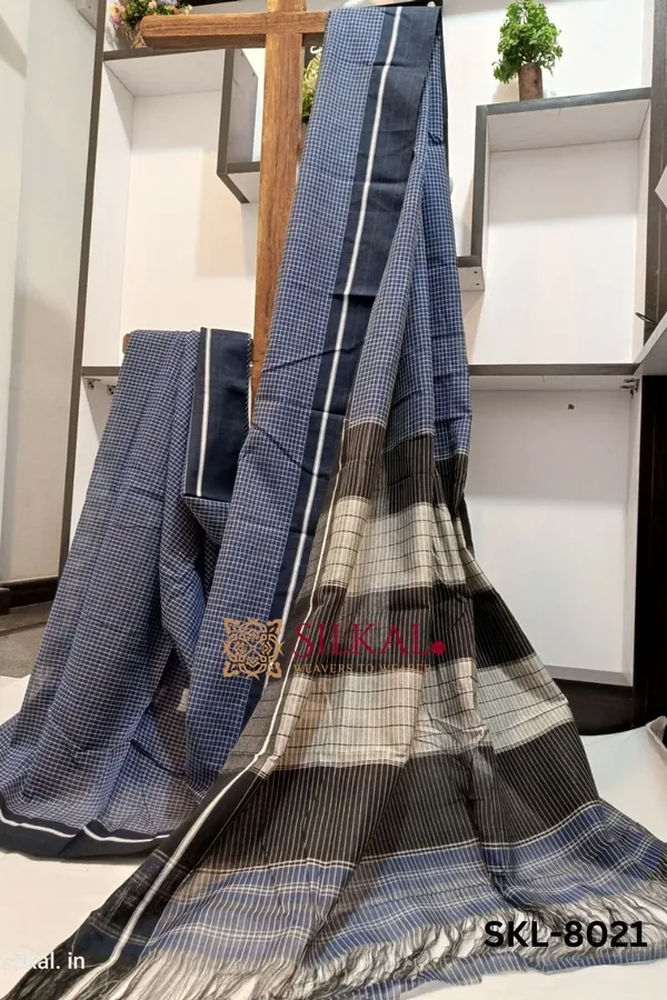 Patteda_Anchu_Checks_With_Plain_Border_Saree_Code-_SKL1216