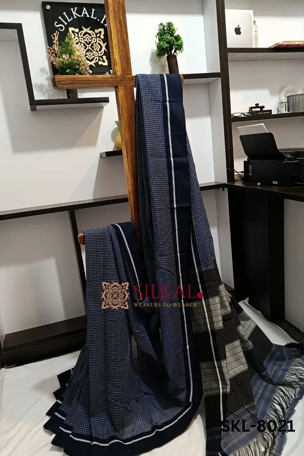 Patteda_Anchu_Checks_With_Plain_Border_Saree_Code-_SKL1216