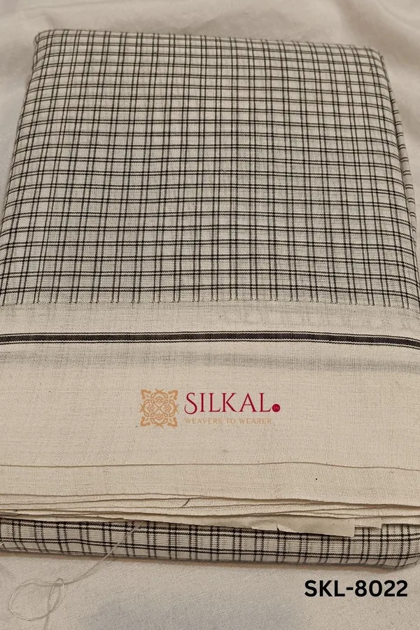 Patteda_Anchu_Checks_With_Plain_Border_Saree_Code-_SKL1014