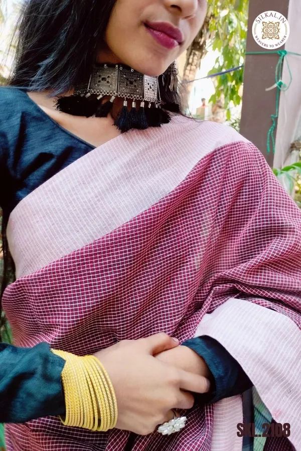 Patteda_Anchu_Checks_With_Plain_Border_Saree_Code-_SKL1072