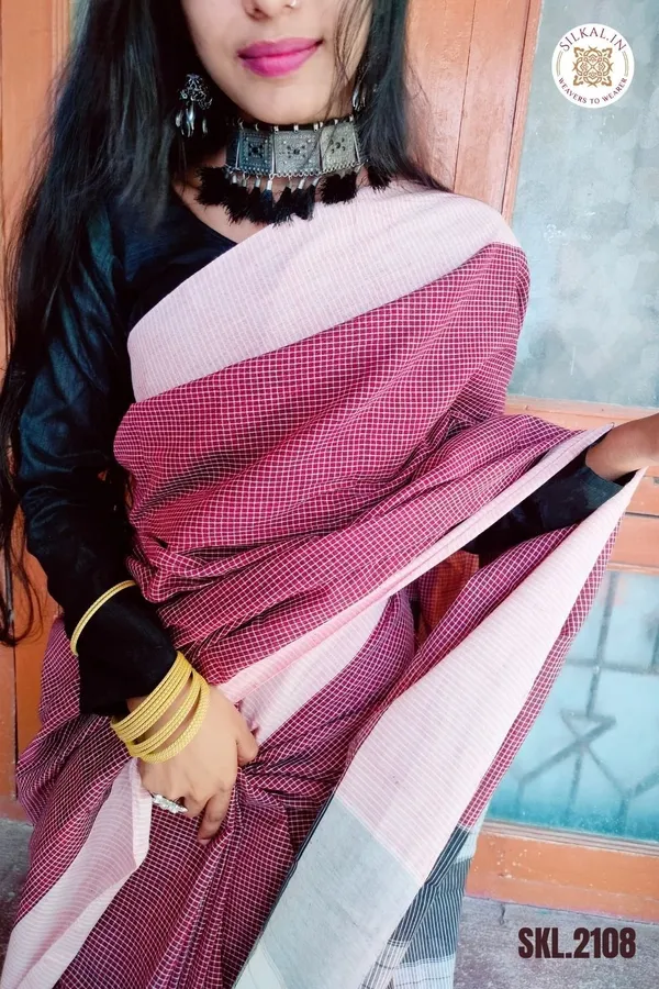 Patteda_Anchu_Checks_With_Plain_Border_Saree_Code-_SKL1072