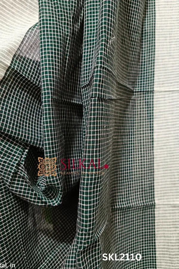 Patteda_Anchu_Checks_With_Plain_Border_Saree_Code-_SKL1336
