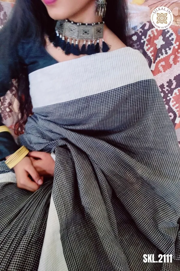 Patteda_Anch_Cheks_With_Plain_Border_Saree_Code-_SKL1530
