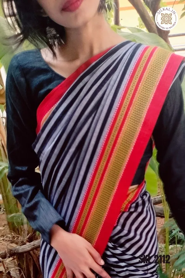Patteda_Anchu_Stripe_With_Chikki_Paras_Border_Saree_Code-_SKL1536