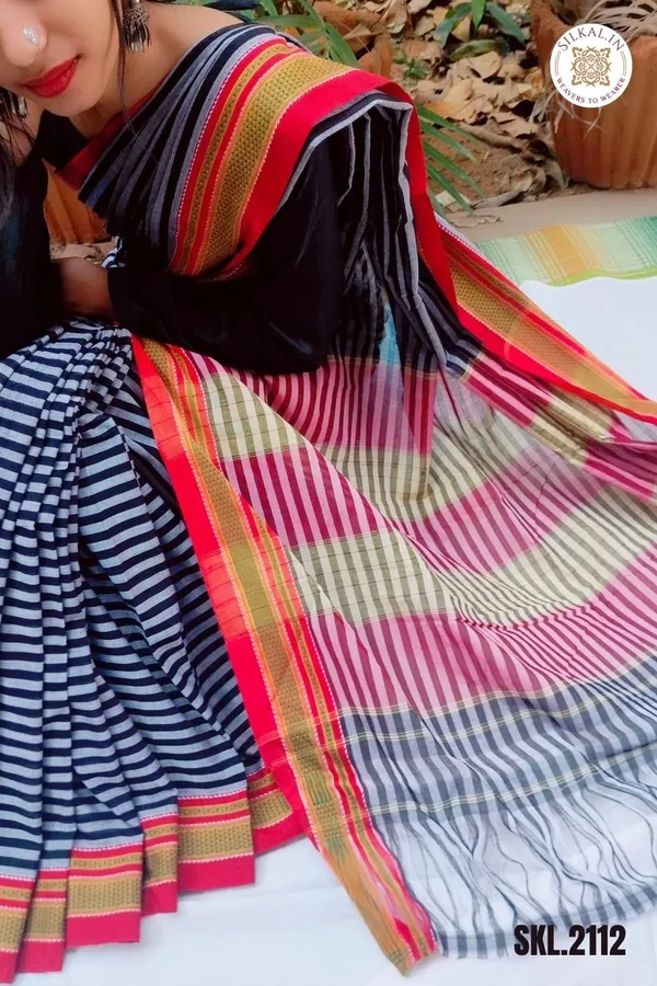 Patteda_Anchu_Stripe_With_Chikki_Paras_Border_Saree_Code-_SKL1536